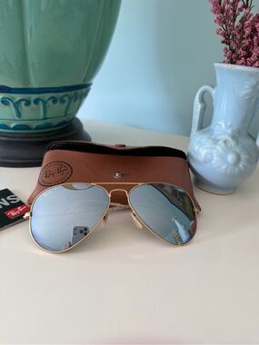 Ray-Ban Blue Gold Frame Mirrored Polarized Sunglasses